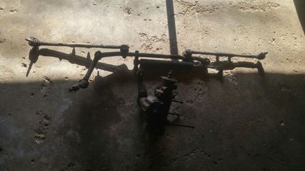 Cadillac brougham steering linkage. Gear box. Tie rods. Links.