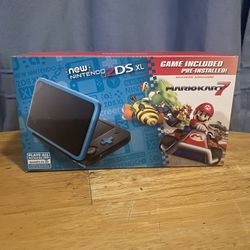Nintendo 2DS XL Mario Kart 7 Edition