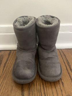 Girls Uggs Size 2