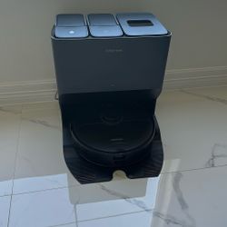 Roborock S8 Pro Ultra – Robot Vacuum & Mop (Like New!)