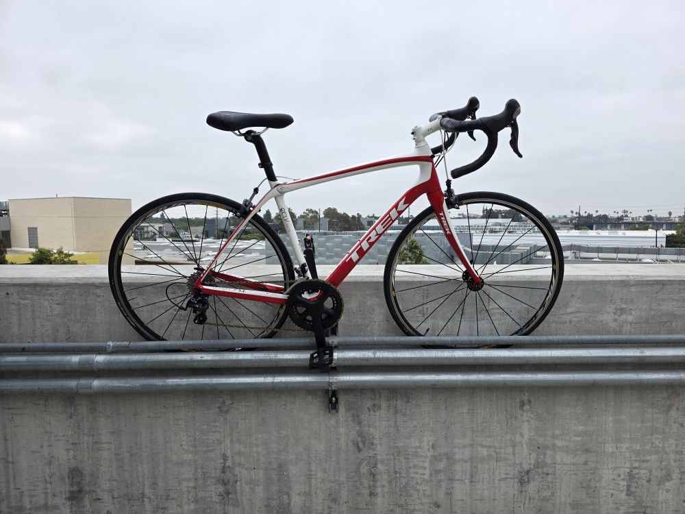 All-Carbon Trek Domane 5.2 Racing Bike