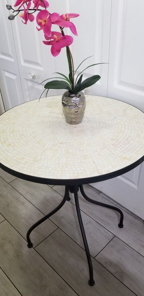 Round Stone Metal White Cream Console Table Indoor/Outdoor Diameter 28"x30.5"Tall ~ Durable Heavy No Pet No Smoke Home
