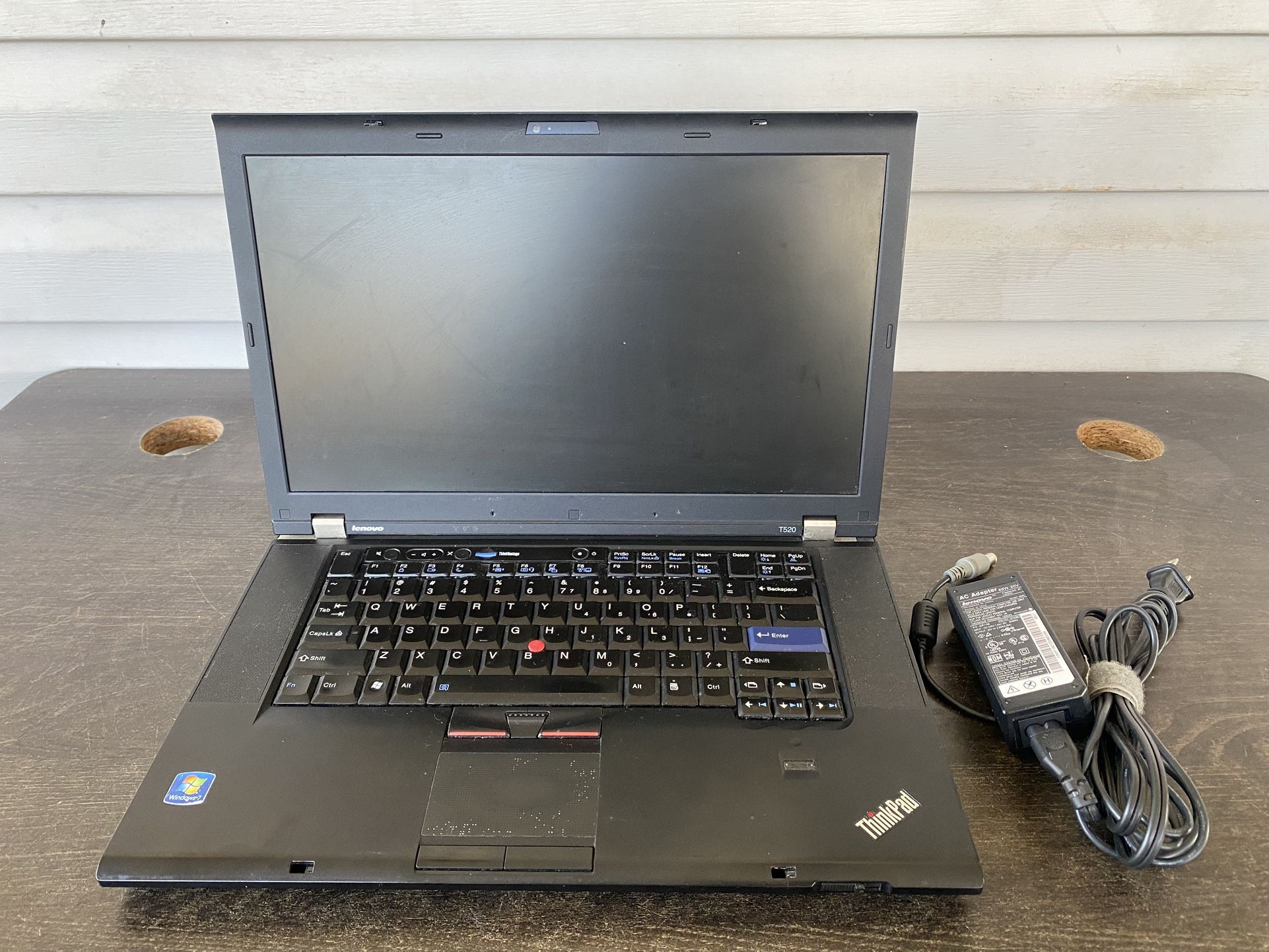 Lenovo thinkpad t520 with AC adapter