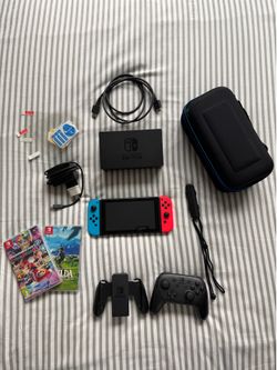 Nintendo Switch Bundle - Pro Controller + Mario Kart 8 & Zelda BOTW + Case