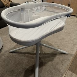HALO Swivel Bassinest- Baby bassinet