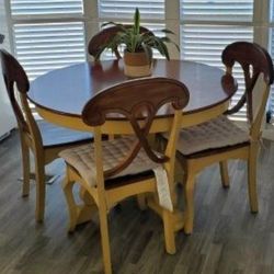 48" Round Table 4 Chairs 