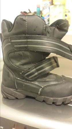 Boys size 11 Snow Boots