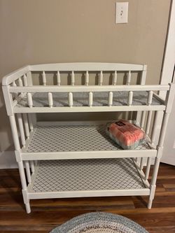 Front facing changing table