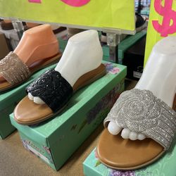 Beautiful Woman Shoes $10