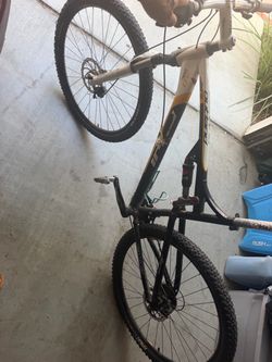 Fuji Outland 29er 3.0 full suspension
