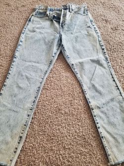 Pistola straight-leg jeans in a light wash. Size 29, 100% cotton.