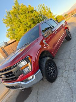 Ford F-150 Crew Cab Pickup Truck