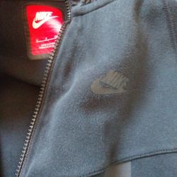 Windbreaker Tech 