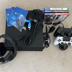 PlayStation 4 (PS4) Pro Bundle