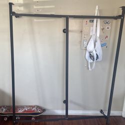 Queen B Metal Frame 