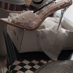 ABATA. CLEAR, Cinderella Stiletto With Pearls. Size 9