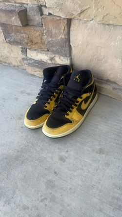 Jordan 1 New Love 