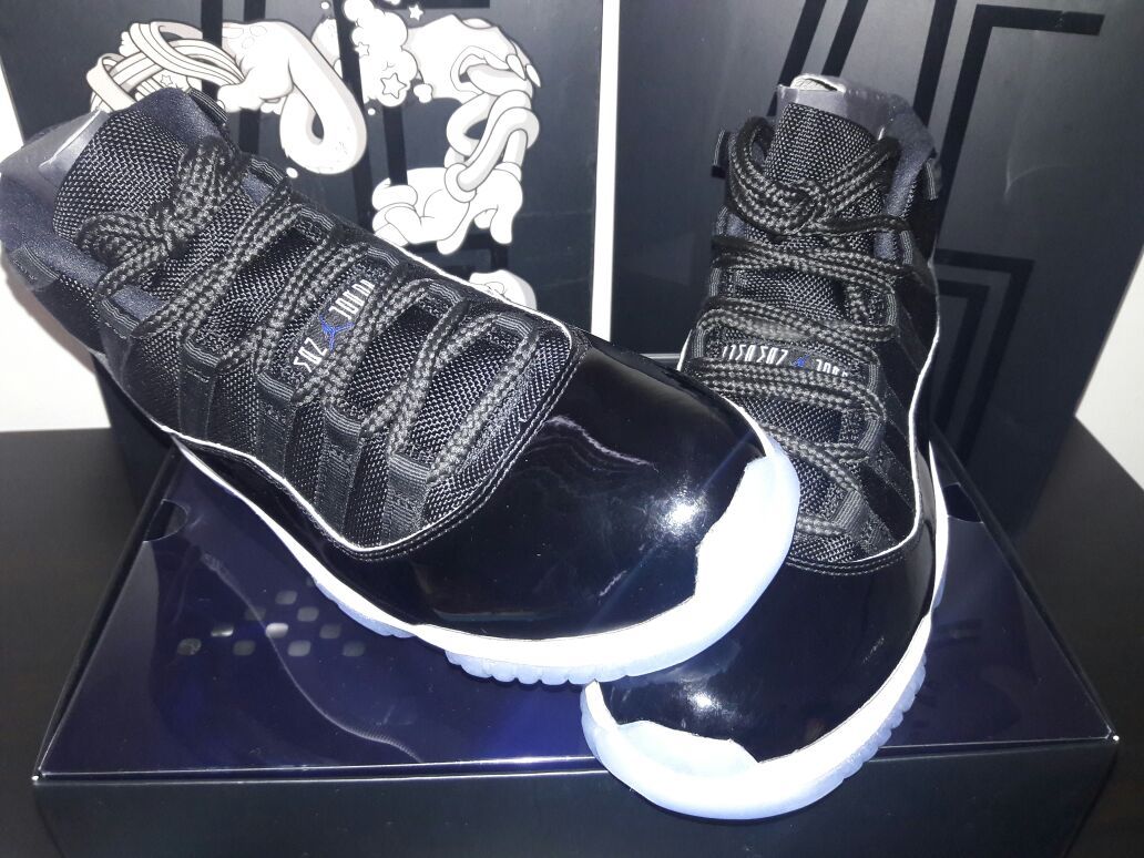 Jordam 11 Space Jam sizes 8.5+9+12