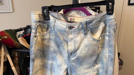 Women’s tie-dye ripped jeans
