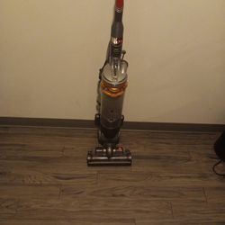 Dyson Vacuum 
