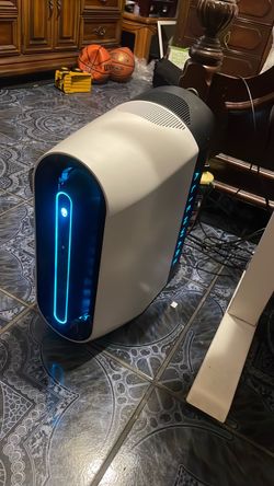 Alienware Aurora Gaming Desktop PC