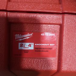 Milwaukee 49-16-2695 M18 Exact 2-1/2" to 4" Knockout Set