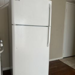 Refrigerator For Sale 