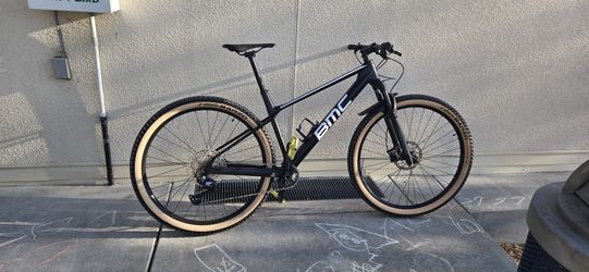 2023 BMC
Twostroke 01 FIVE. Like New! Carbon Fiber!