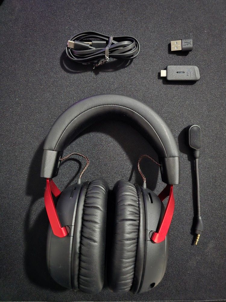 HYPERX CLOUD III WIRELESS GAMING HEADSETS