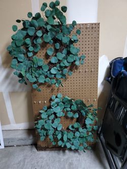 Wreaths large have (2)