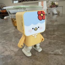 Bluetooth speaker (dancing)