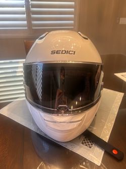 Sedic, white helmet