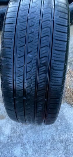 Pirelli scorpion tire 265/65 R18