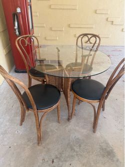 Table and Chairs (Greenway Road and Cave Creek Road)