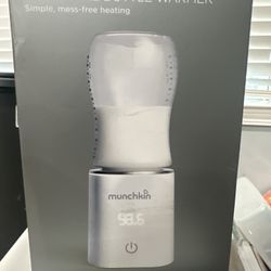 Munchkin 98° Digital Bottle Warmer 
