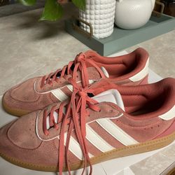 Adidas Sneakers