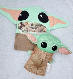 ✅️ Kids Star Wars Baby Yoda Towel & Decorative Pillow Buddy• New Condition• $20firm