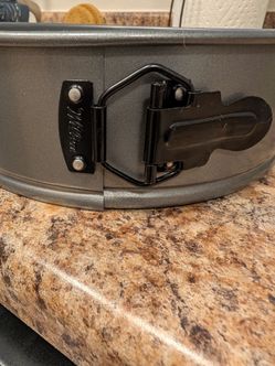 Cake pan