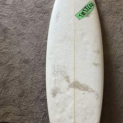 Surfboard- Twin Fins