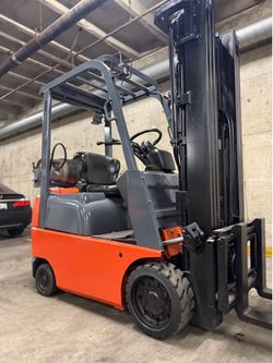 TOYOTA M7 forklift for sale, 3500 lb,3 stage, side shift