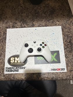 Xbox 1 works perfectly fine pick up only with controller