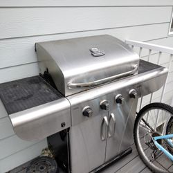 4 Burner Propane Grill