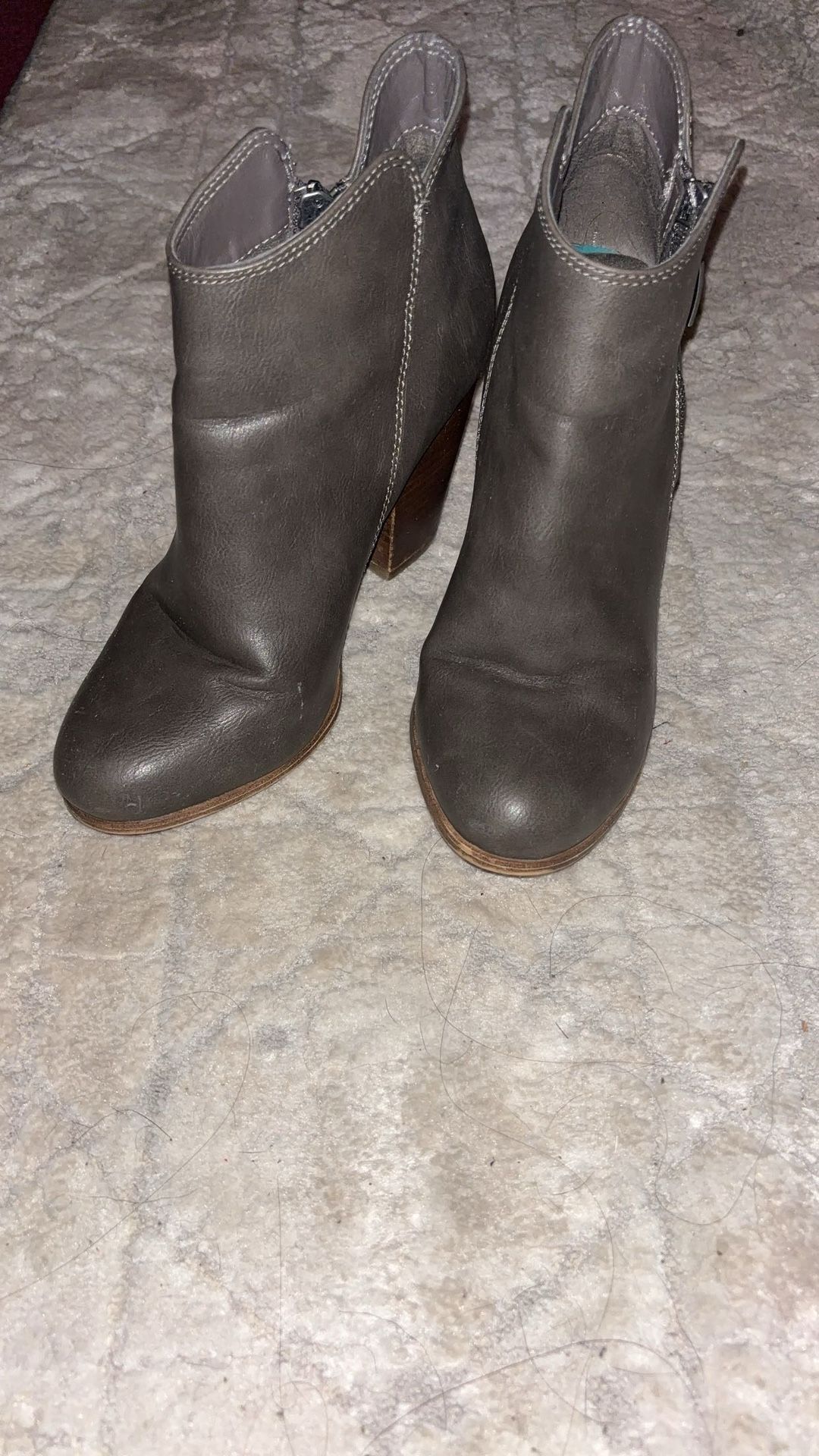Michael Shannon Grey leather chunky brown heel boots size 6.5