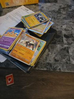 A Bunch Pf Pokémon Cards Not Graded