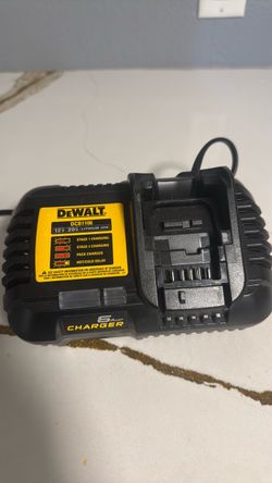 DeWalt DCB1106 12V/20V 6AMP Battery Charger