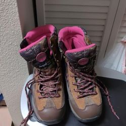 Hiking Boots Size 7