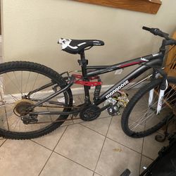 Mongoose Ledge Mountain Bike 