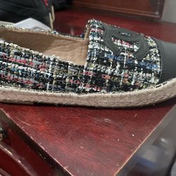 CHANEL FLATS 