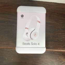 Beats Solo 4 - Wireless Bluetooth On-Ear Headphones Pink 