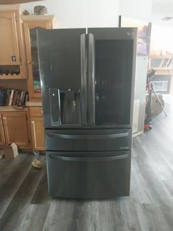LG SmarthinQ Refrigerator